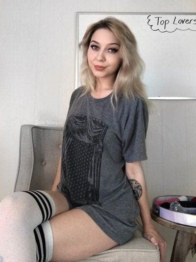 Freakymissdior : r/FanCentroGirl .